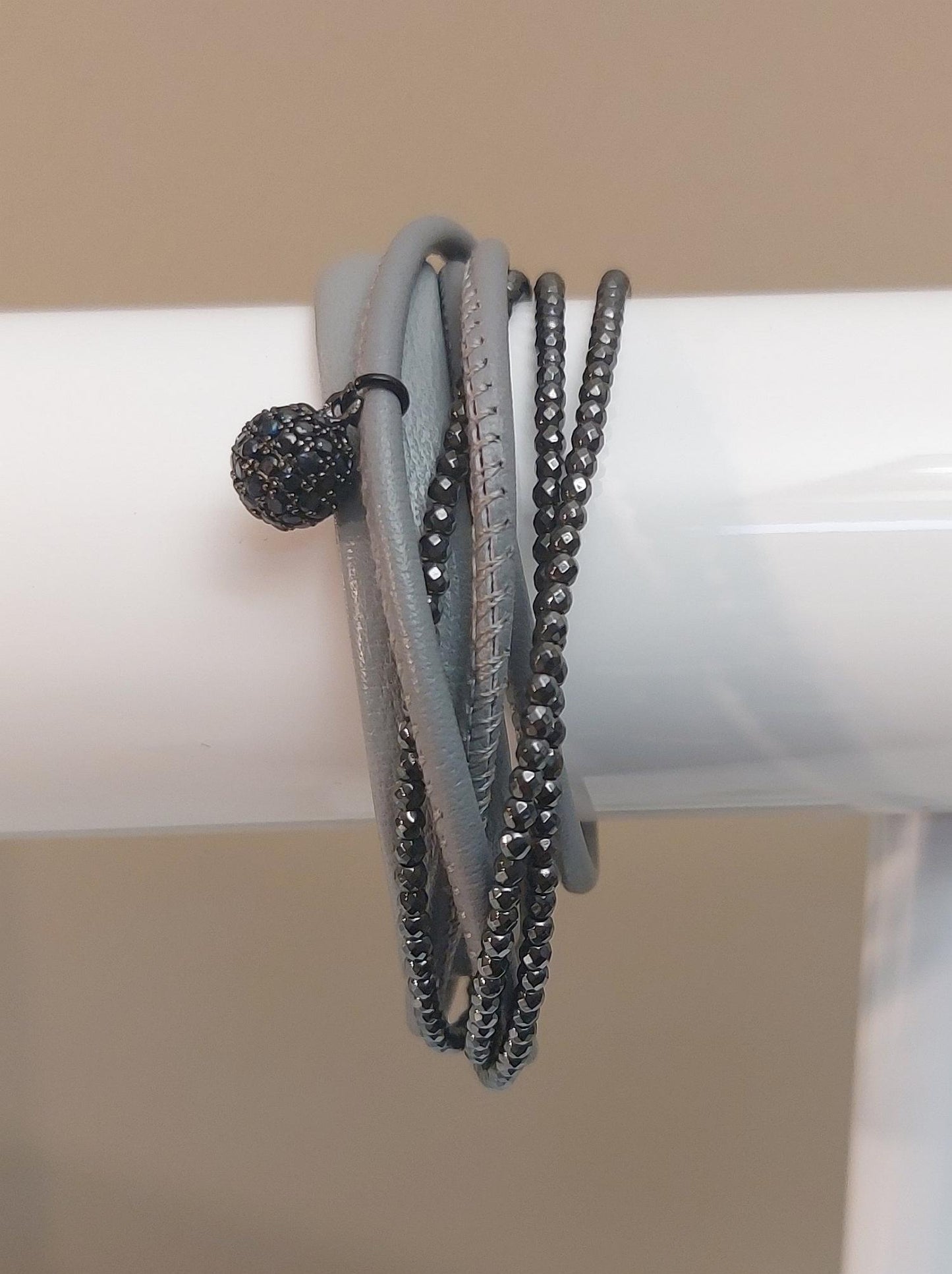 2 - teiliges Armband Set mit Hämatit Perlen