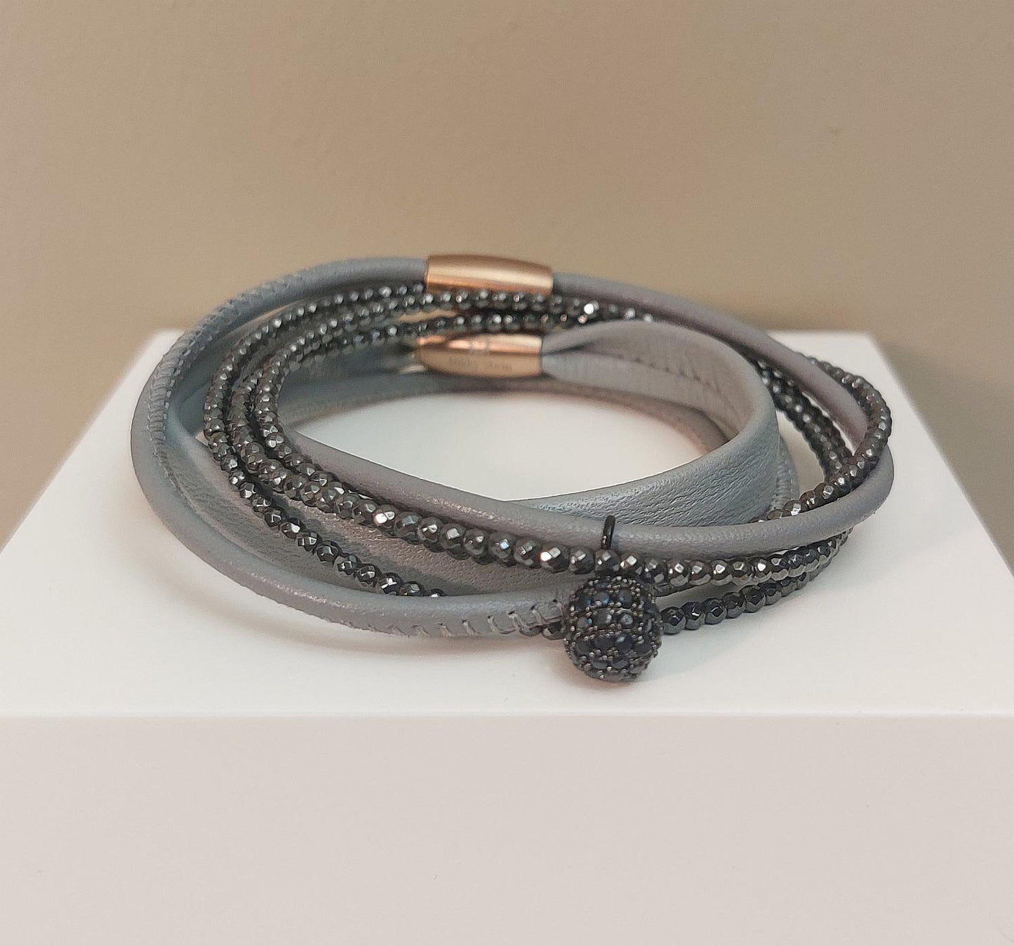 2 - teiliges Armband Set mit Hämatit Perlen