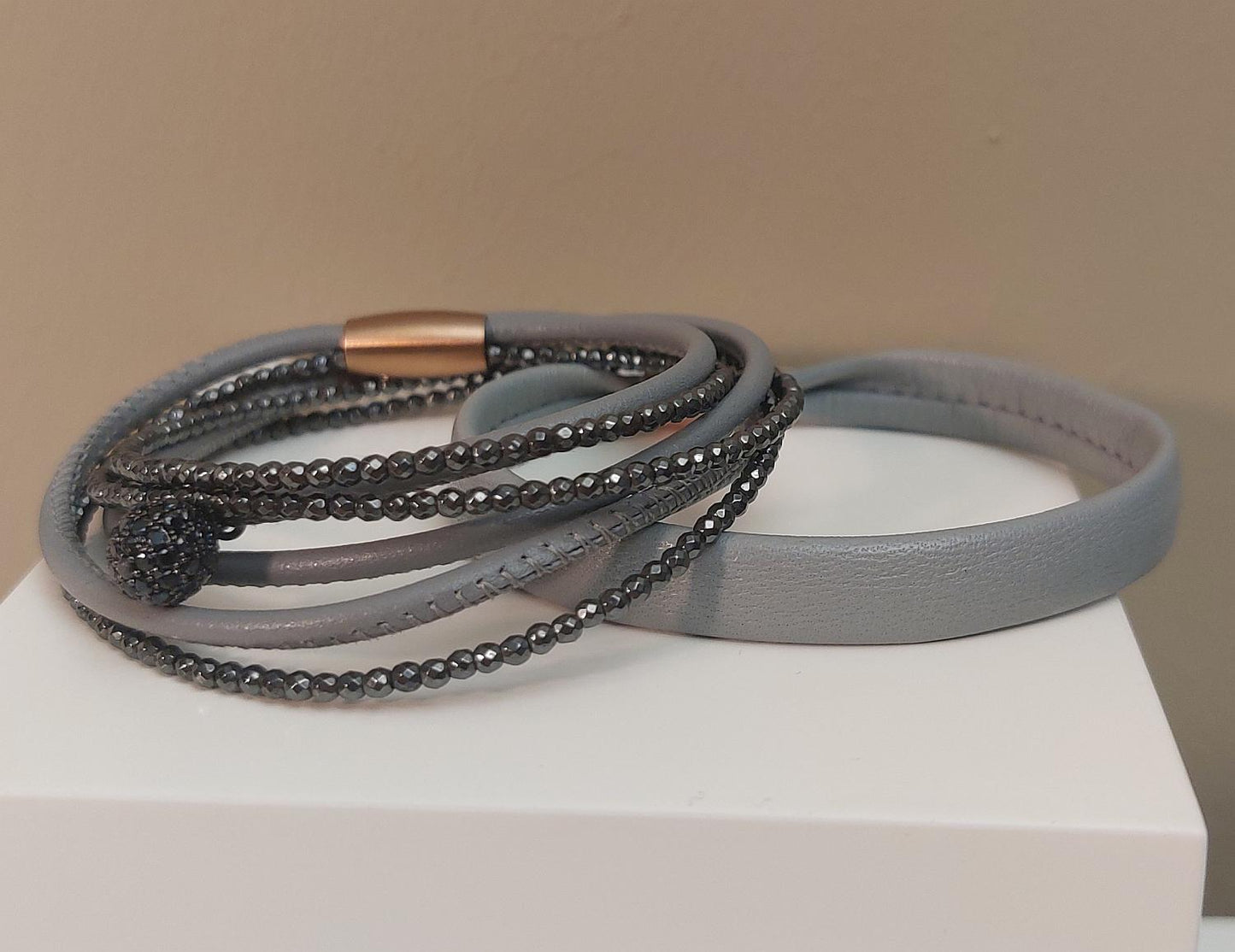 2 - teiliges Armband Set mit Hämatit Perlen