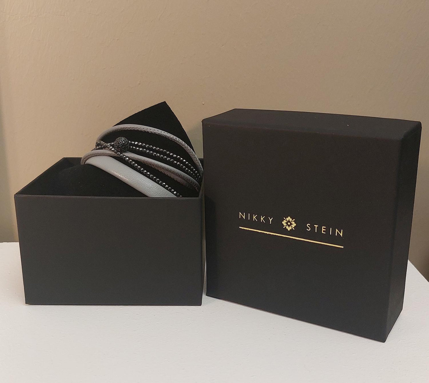 2 - teiliges Armband Set mit Hämatit Perlen